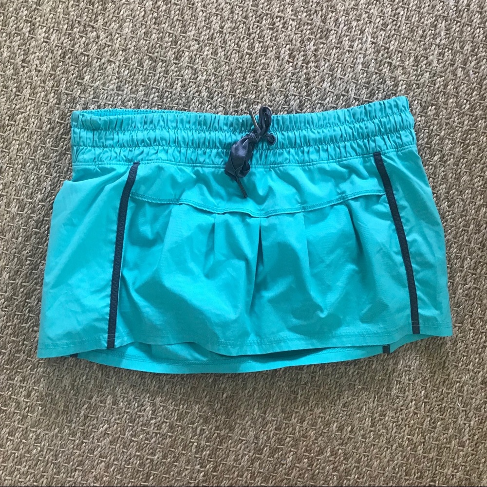 Lululemon Skirt / Skort - size 8